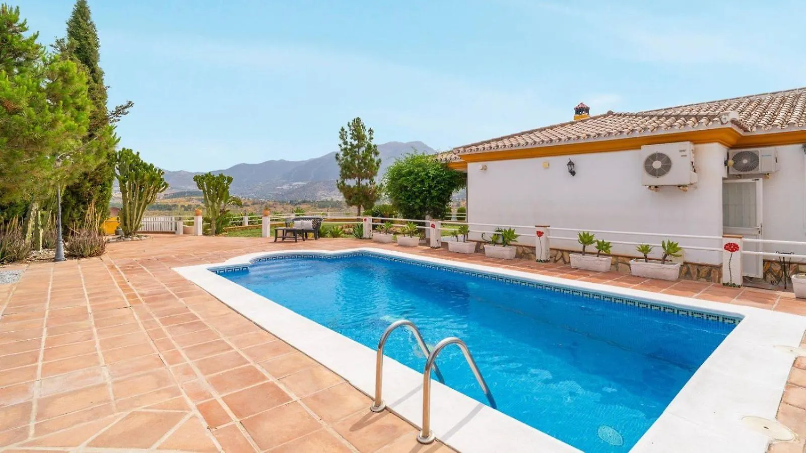 Casa Rocio Y Paloma Vinuela By Ruralidays Villa